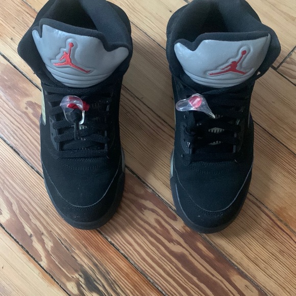 I’m Selling Jordan 5s OG Metallic  Trying To Pay My Morgage.